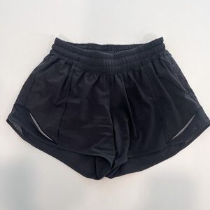 Lululemon Hotty Hot Low-Rise Lined Short